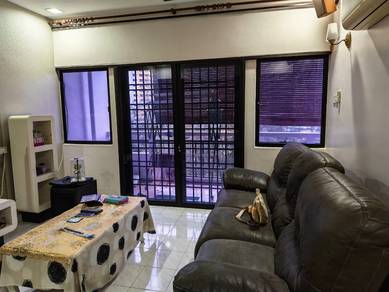 Condominium For Rent in Lakeside Tower