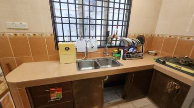 2.5-storey Terraced House For Sale in Seri Kembangan,SGR
