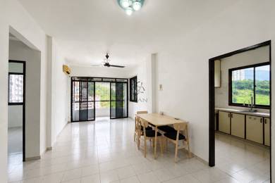 Condominium For Sale in Greenlane Heights