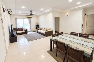 Condominium For Sale in Paradesa Tropica