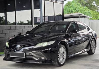 2019 Toyota Camry V