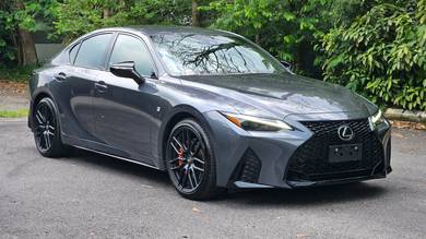 Lexus IS 300 F-SPORT in Cheras, SGR
