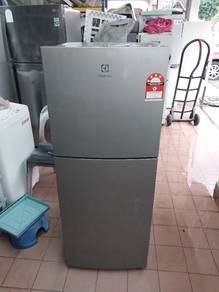 Peti sejuk/ ais/ fridge/ chest freezer. 