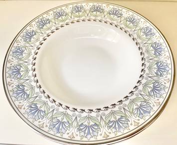 Royal Doulton 6 soup plates
