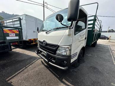 Hino WU720 21ft cargo 2014/2015