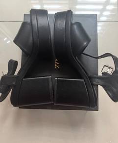 Tomaz black heels