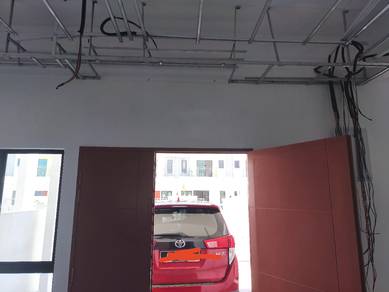 pintu depan rumah 5x7 kaki warna oren