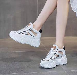 White Sneaker ( Size: 40)
