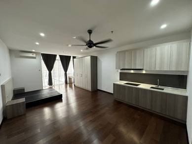 Condominium For Rent in Queensville