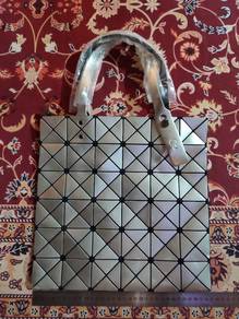 Habib Jewels geometric silver tote bag.