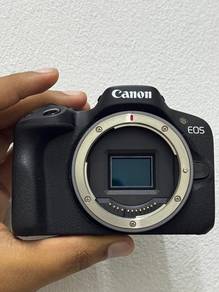 Canon R50 (used like new)