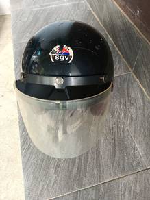 topi keledar