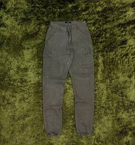 Cargo Pant sz 28:::