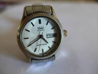 White Q&Q Watch