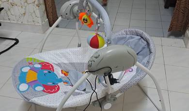 Preloved Remote Control baby swing utk Dijual
