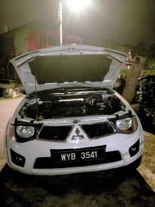 Mitsubishi Triton in Gombak, KUL