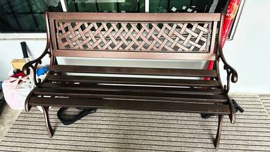 Bench (Besi Padu Berat Sturdy)
