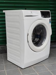 Electrotlux front load hot washer 7.5-kilo