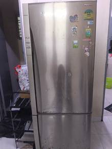 peti sejuk 2 pintu Panasonic 
