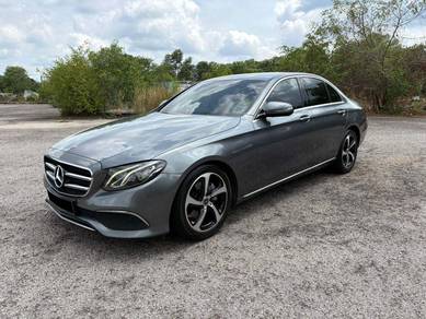 Mercedes Benz E200 200 AVANTGARDE (CBU) in Batu Pahat, JHR