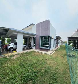 Bungalow House For Sale in Cheng,MLK