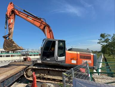 Hitachi zaxis 240