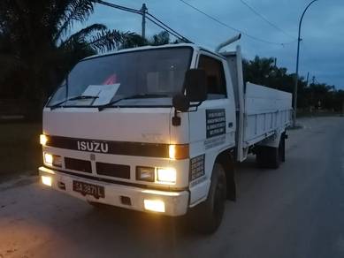 Isuzu npr 59 lori 3 ton
