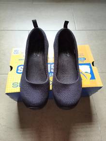 Skechers slip-ins