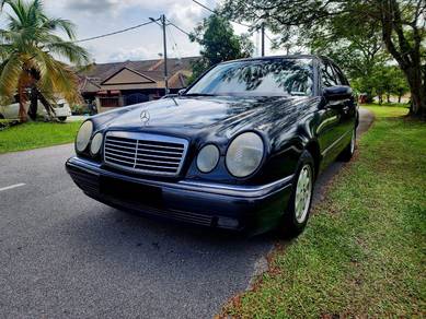 1998 Mercedes Benz E200 200 CLASSIC (CBU)