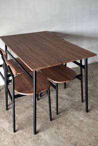 Meja Makan 4 seaters