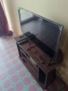 TV 32" untuk dilepaskan.