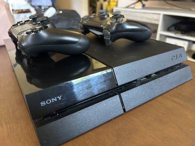 PS4 + 2 Ori Controller + 24 Games
