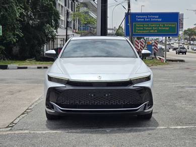Toyota Crown CROSSOVER RS ADVANCED in Johor Bahru, JHR