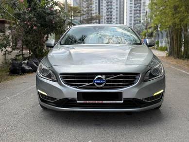Volvo S60 T4 in Ampang Hilir, KUL