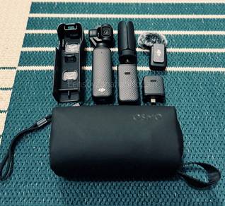 DJI Osmo Pocket 3 (Combo) & 256 Memory Card