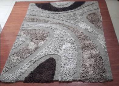 POLYESTER SHAGGY CARPET 4.5W x 6.4L (FT)