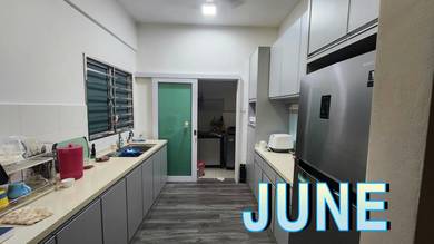 Condominium For Rent in One World 2 (1-Sky)