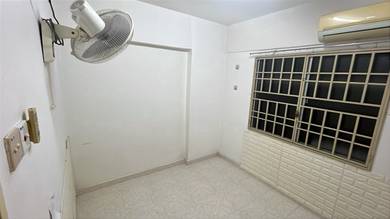 Room in Ayer Itam, PNG