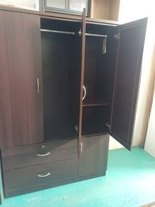 Almari 3 Pintu Coklat