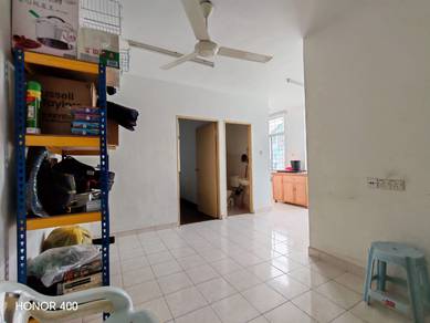 Apartment For Sale in Country Heights