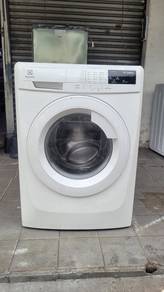 Electrolux front load washing machine washer 7.5-k