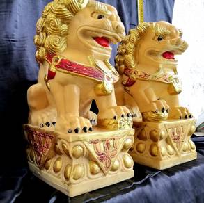 Chinese Foo Dog Lion Statues - Gold and Cream