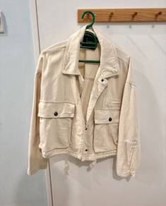 Pull&Bear Cream Beige Cropped Jacket - Size XS