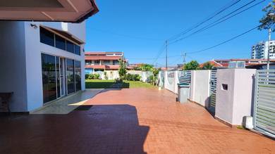Semi-Detached House For Sale in Ujong Pasir,MLK