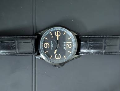 U.M. Classic Black Leather Watch – Original