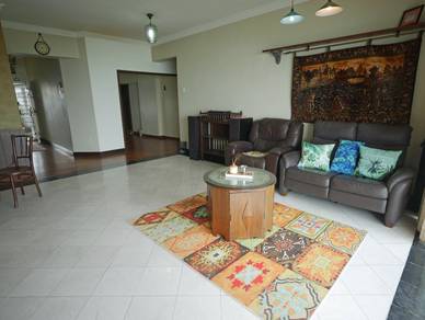 Condominium For Sale in Seaview Garden