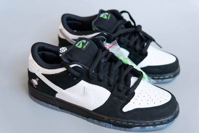 Nike Staple SB Dunk Low