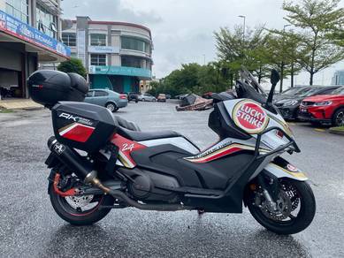 Kymco AK 550
