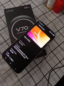 vivo V70