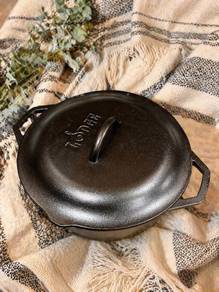 LODGE CAST IRON DUTCH OVEN BRAND NEW 7Qt